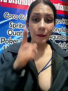 Alysson-- live sex cam