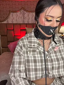 SoffiQueen live sex cam