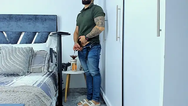 Zack_Froone live sex cam