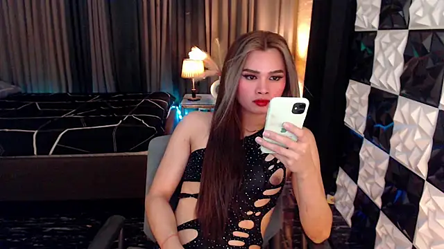 BigCockMaxineTS live sex cam