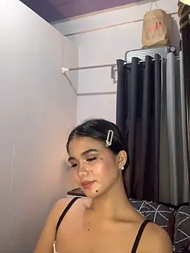 AngelHille live sex cam