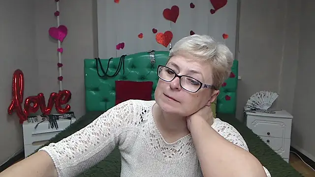 EmiliaGree live sex cam