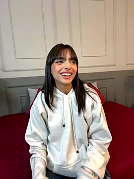 ZaraLuuv live sex cam