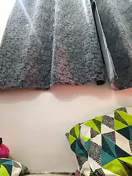 Urs_sassyshikha live sex cam