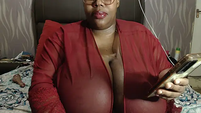 BoobsQueen46K live sex cam