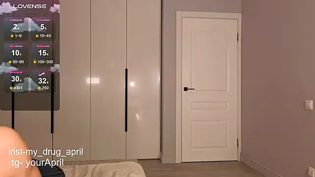 MyApril live sex cam