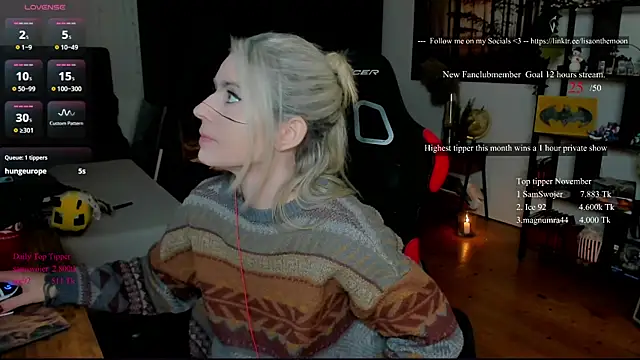 Lisaonthemoon live sex cam