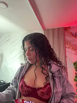 NINA_18_YEARS live sex cam