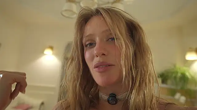 HeyBananas live sex cam