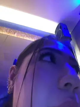 Hannahpradaa_ live sex cam