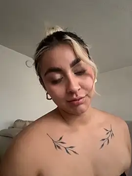 Elina_Hills live sex cam