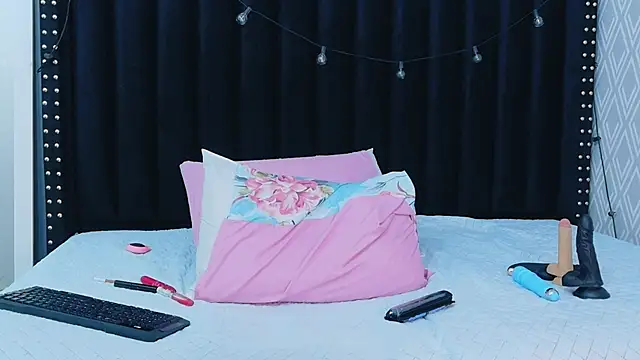 skinnyandcute live sex cam