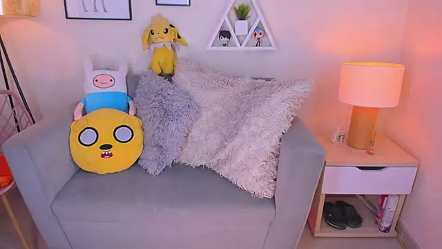 LusyKitty live sex cam