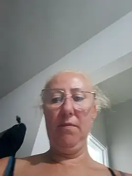 MILEIDE980 live sex cam