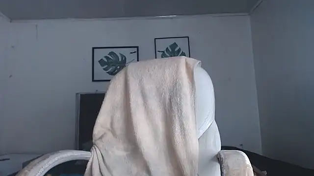 selena_yourmilf live sex cam