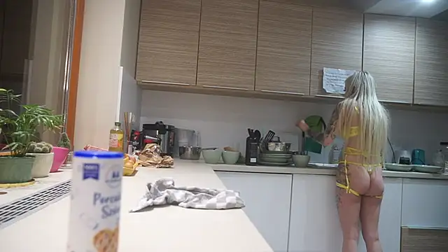 Steffi_Snowbunny live sex cam