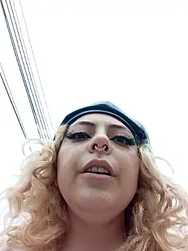 madelaine- live sex cam