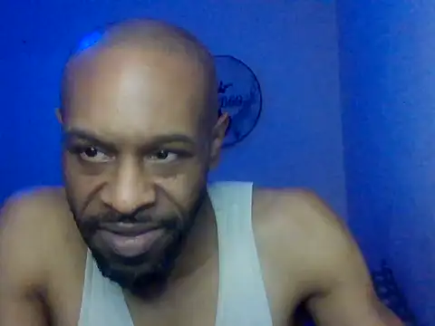 CuzzyB69 live sex cam