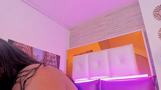 ShaniaBrownn live sex cam