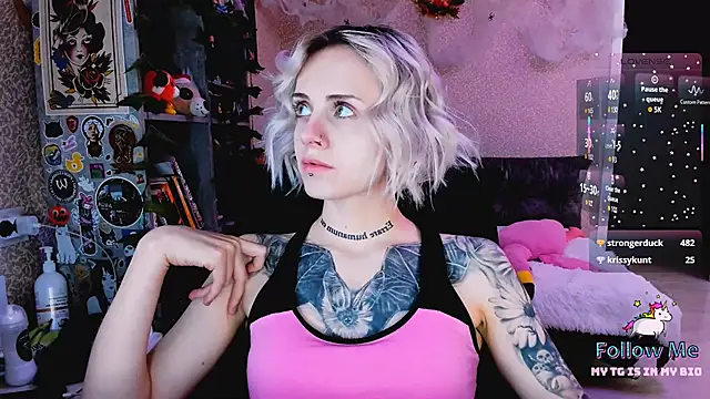 NaniMoore live sex cam