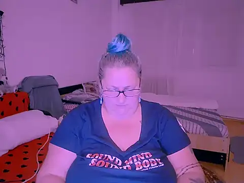 BlondyBigBoobs live sex cam