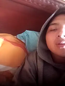 LoganFinds live sex cam