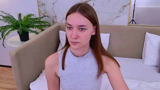 AmadaReine live sex cam