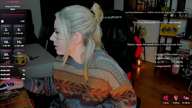 Lisaonthemoon live sex cam