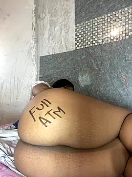 Messy-diana21 live sex cam