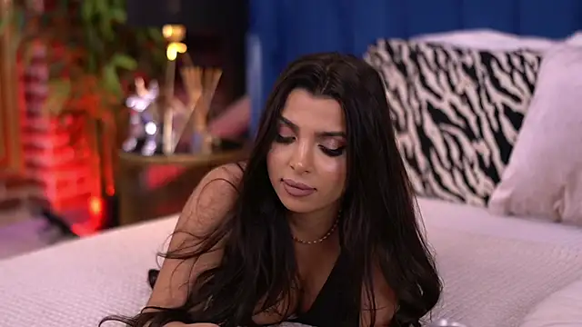 NicoleCellini live sex cam