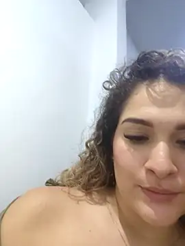 Sara_smiiith211 live sex cam