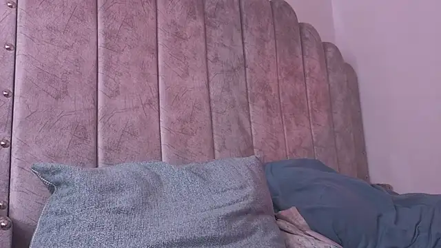 ariadnaz1 live sex cam