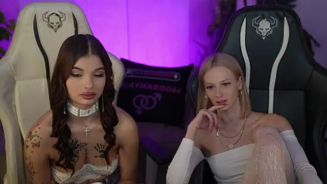 Lucy_And_Elza_Fantasy live sex cam