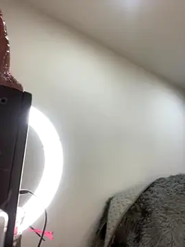 MiaJones21 live sex cam