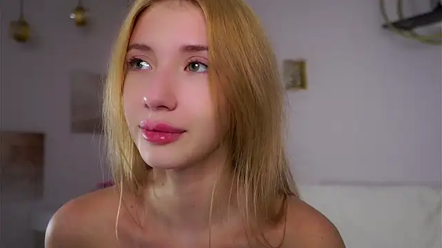 SunnivaCovil live sex cam