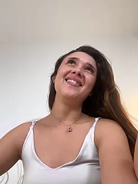 MayaVonDe live sex cam