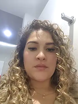 Sara_smiiith211 live sex cam