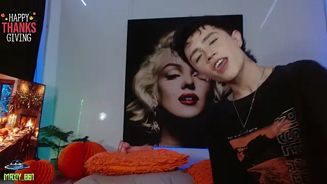 maxiy_001 live sex cam