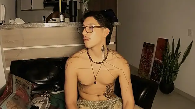 ChloeAndYan live sex cam