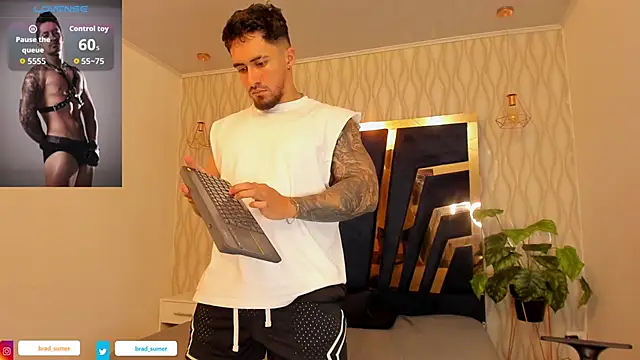 Brad_Summer live sex cam