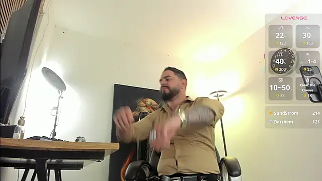Ethan_Castellano live sex cam