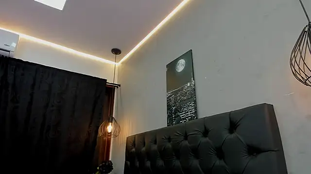 violet_and_myers live sex cam