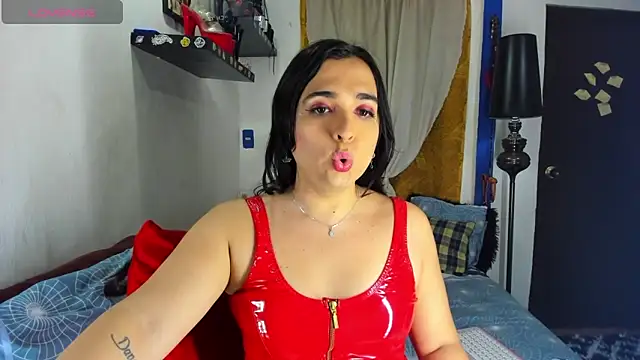 SARAMISHA live sex cam