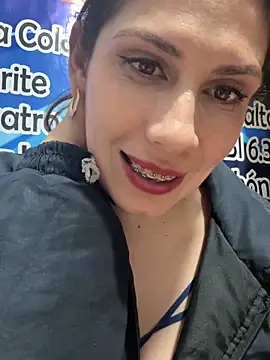 Alysson-- live sex cam