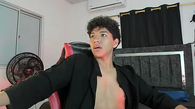 Maximiliano_Khalil live sex cam