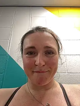 BustyBonnieUK live sex cam