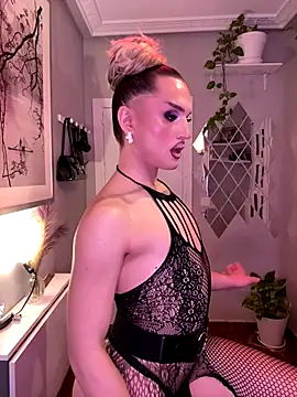 Crystal_________ live sex cam