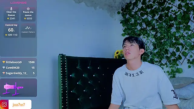 Levii_Ackermann live sex cam