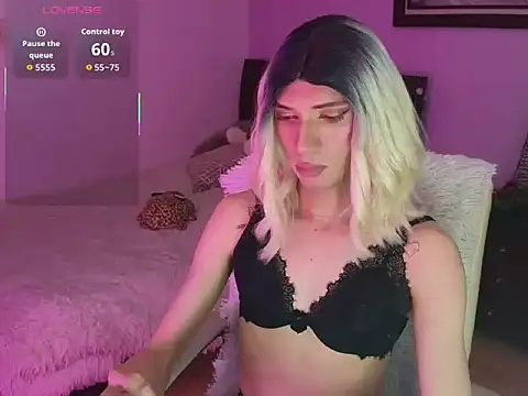 mirandahabach333 live sex cam