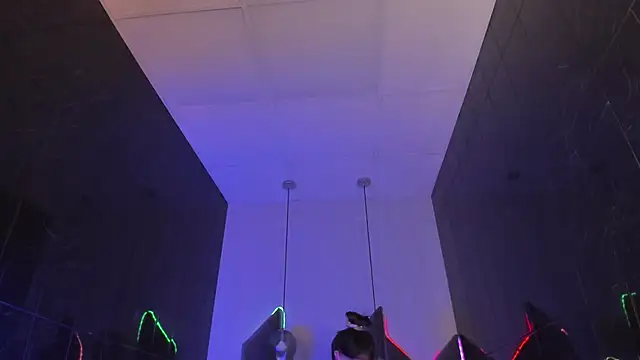 MilenaMellow live sex cam